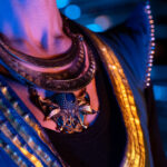 Détail costume bleu et or-Aura- CieNuma-